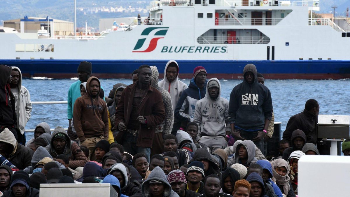 EU prepares measures against companies involved in the smuggling of migrants